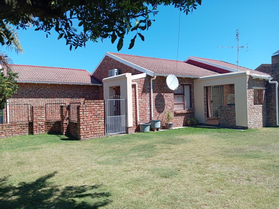 3 Bedroom Property for Sale in Strelitzia Park Eastern Cape